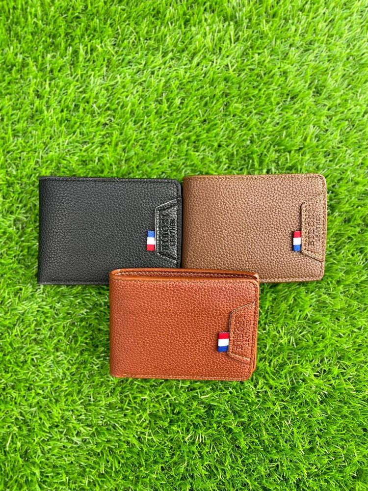 Men Leather Bi-Fold Wallet with Dot Pattern True Point